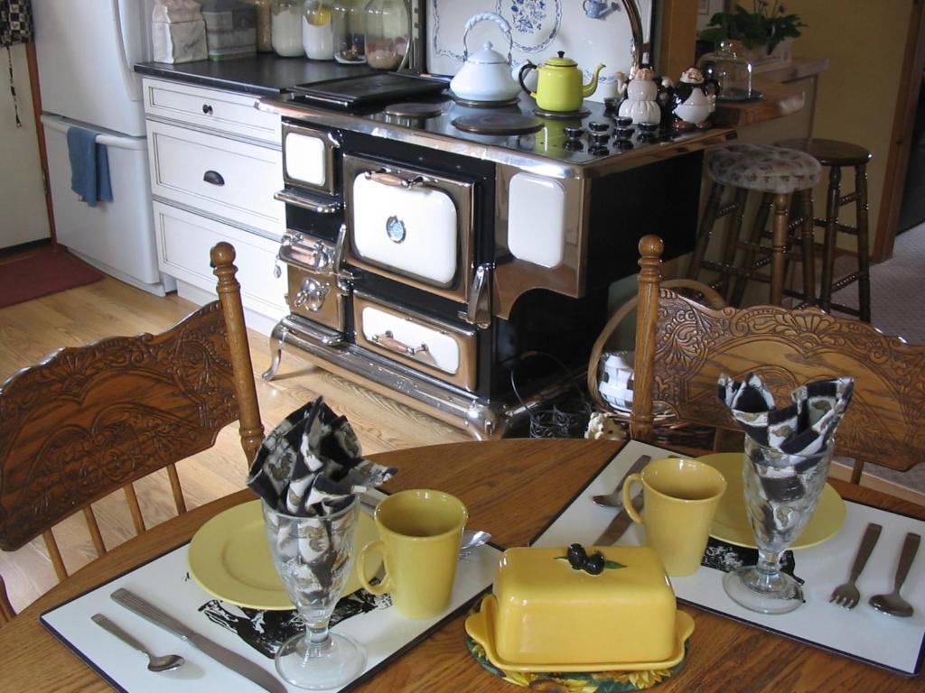 โกลเดน ดรีมส์ บีแอนด์บี Bed & Breakfast วิสต์เลอร์ ภายนอก รูปภาพ